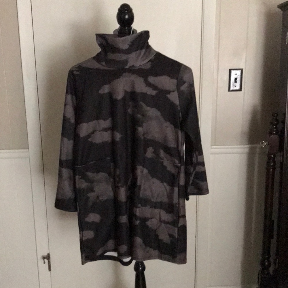 Closet Clean Out!! $5 Fleece Mock Neck Boutique Tunic Size M